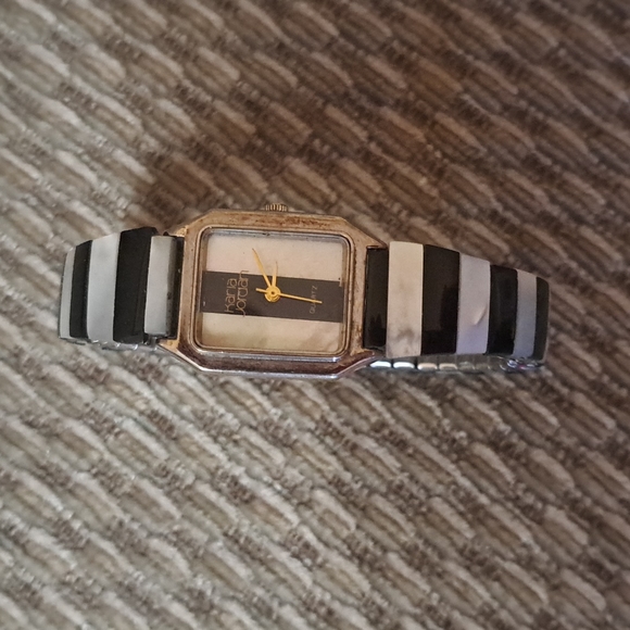 Watch - Picture 3 of 3